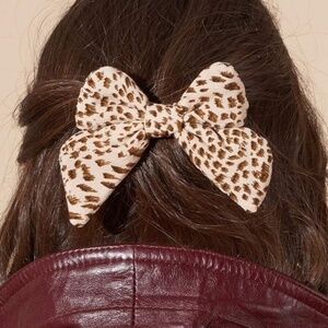 Anthropologie  Lele Sadoughi Cheetah Blush Hair Bow